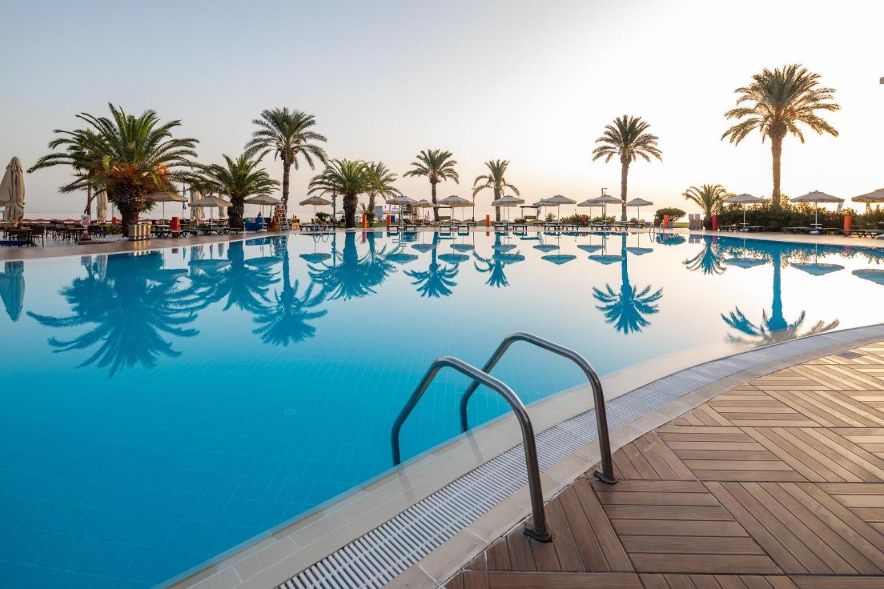 Aqi Hydros Club Hotel Kemer Exterior foto A swimming pool