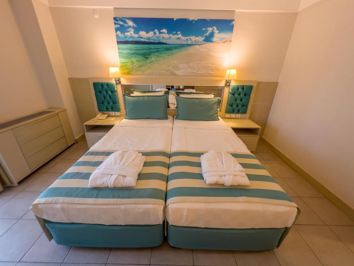 Aqi Hydros Club Hotel Kemer Exterior foto A bedroom at the hotel