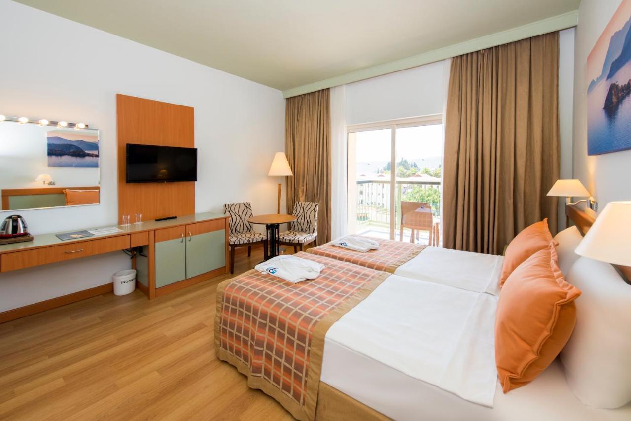 Aqi Hydros Club Hotel Kemer Exterior foto A room at the Dan Hotel